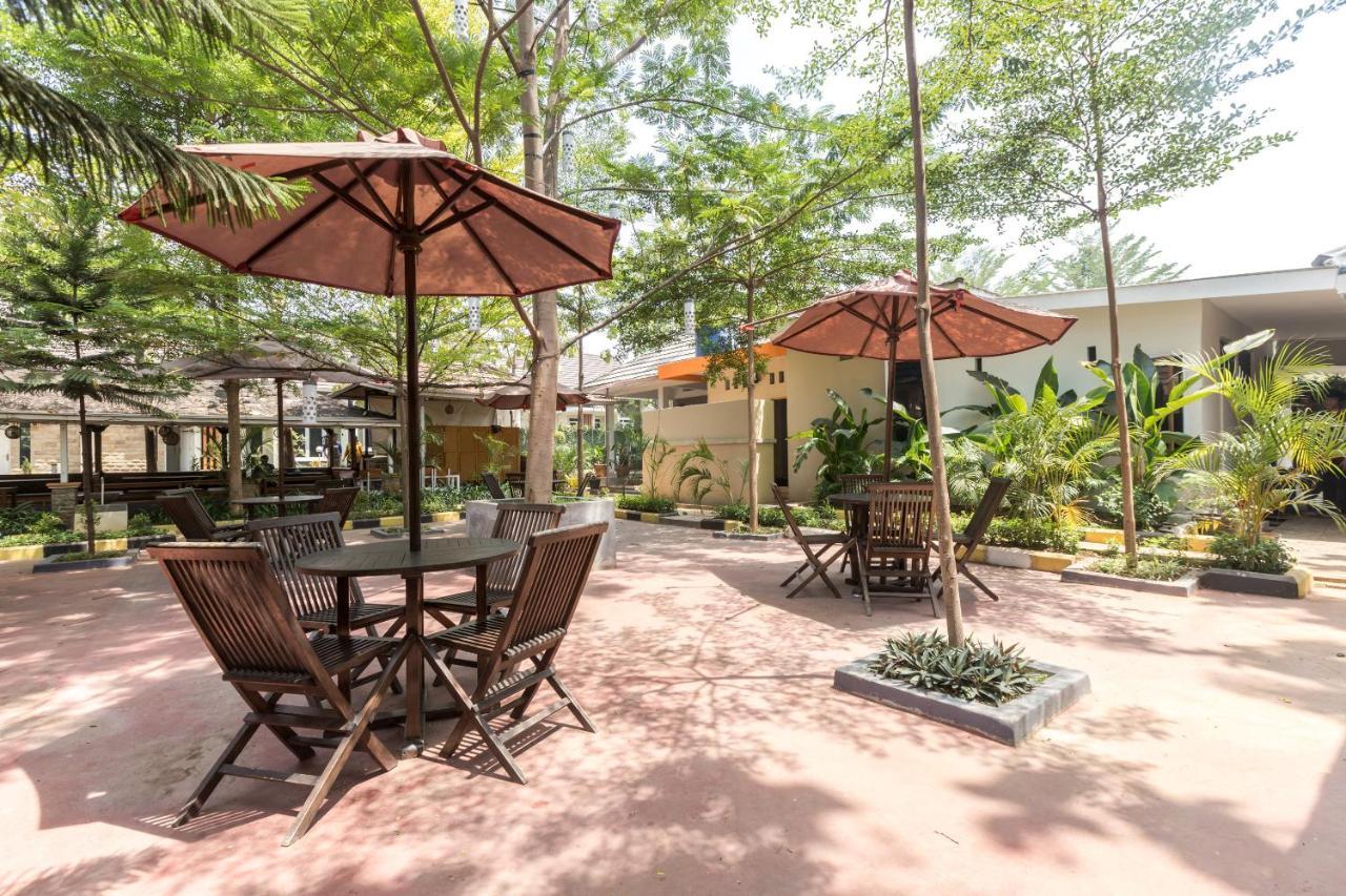 OYO 1769 Mahayun Guest House Syariah Bekasi Bagian luar foto